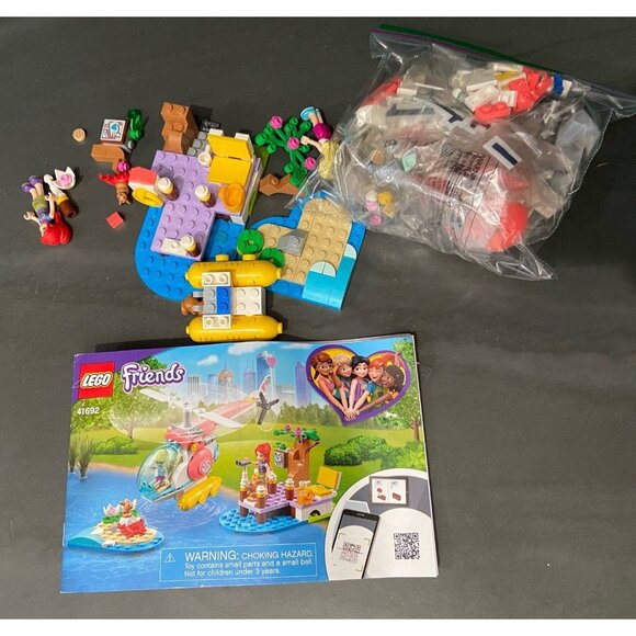 LEGO Friends Set 41692 Vet Clinic Rescue Helicopter - Picture 2 of 2